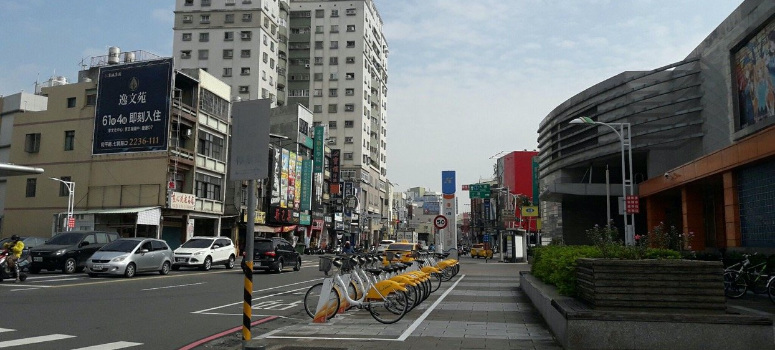 近捷運鳳山站的區域自住比重高，空屋率相對低。