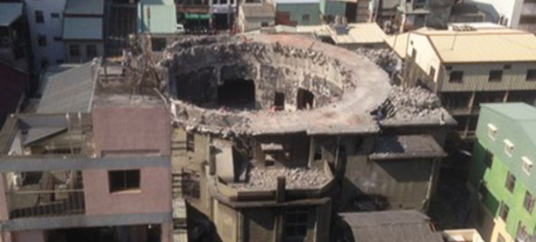 文化部暫定古蹟「天外天劇場」遭擅自拆除，中市府開罰並勒令立即停止拆除。