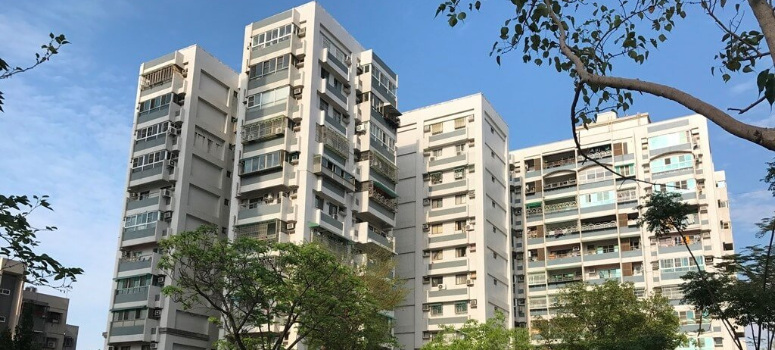 台南市南區多國宅社區，圖為新建路上陽光國宅。