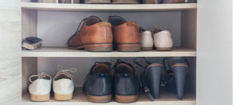 鞋櫃收納需要依使用習慣擺放鞋子(圖片／信義居家提供)。