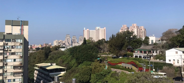 台灣常見頂樓加蓋等違建型態，有被檢舉報拆的風險。（圖為示意照）