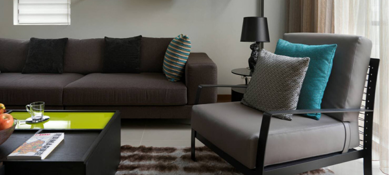 不同材質的沙發需因應不同方式的清潔術。(圖／安藤提供)