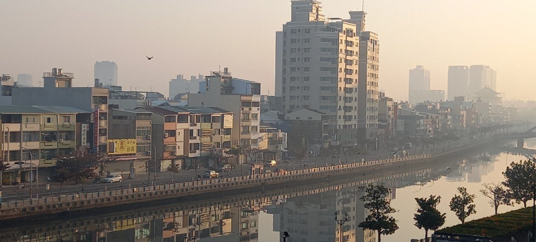 退休族南漂台南尋找標的以環境為主要考量，生活機能佳、周遭安靜、景觀舒適、不排斥小巷，一線亦接觸到不少退休族指定家中就能看海的物件，如安平地區