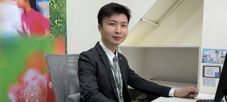 不同以往房仲多以單打獨鬥方式開發，信義房屋許維哲在管理上推行分組合作，根據每個人擅長的內容進行分工，成功在競爭激烈的市場中脫穎而出。