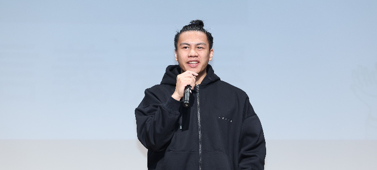 拳擊國手甘家葳來自信義鄉，他鼓勵學弟妹勇敢追夢。