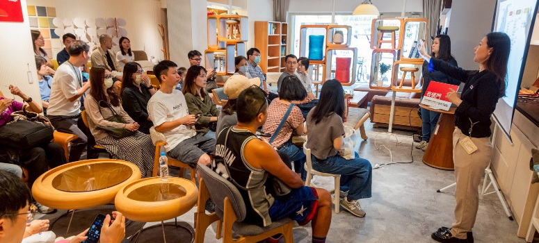信義開發帶住戶參訪家具品牌，助住戶成家選購家具獲得更多完整資訊。