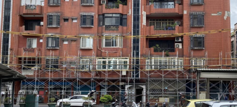 社區幫整合外牆安全評估、工程專業、危老諮詢與補助申請等資源，協助社區從前期判斷、專業評估到實際啟動修繕工程，降低管委會在決策與執行上的門檻階段。