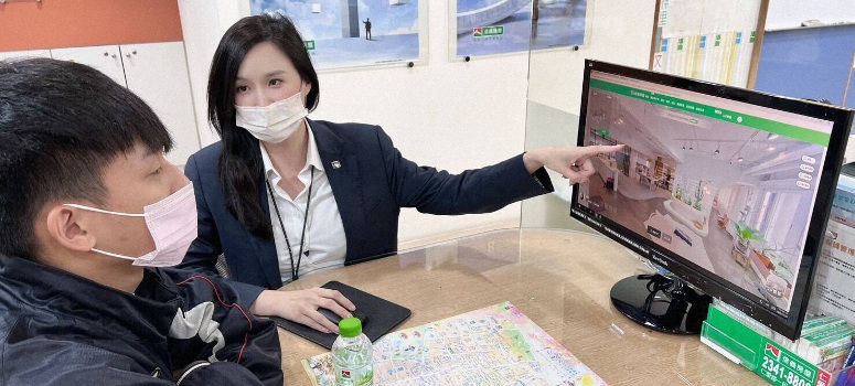 信義房屋表示，數位工具能協助買方在動身前先完成第一輪篩選，但實際的採光、通風與居住感受仍須現場確認。（圖為信義房屋大安延吉店專案經理劉恬敏）