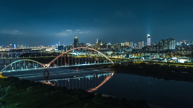 江翠重劃區A~G區優缺、房市行情分析_新莊水岸夜景