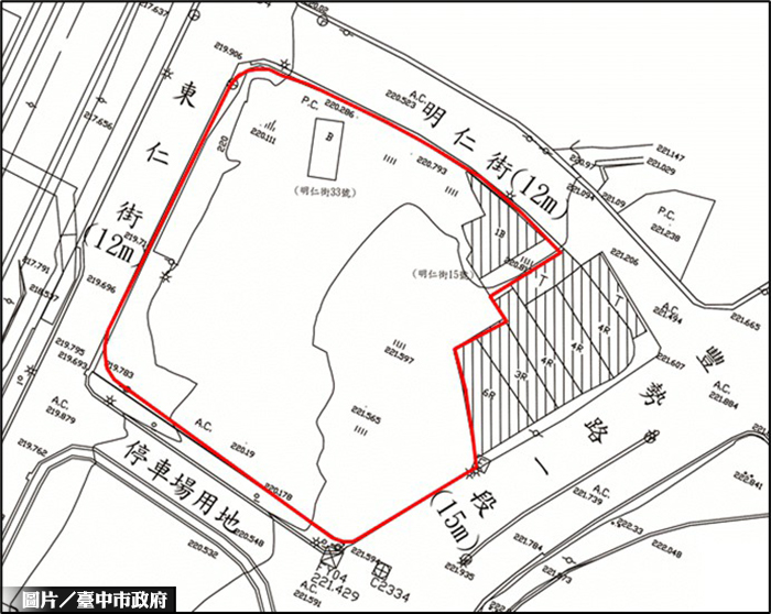 豐原公辦都更，更新單元位於豐原車站東側，為翁明段659地號等12筆公私有土地，基地面積約0.38公頃。